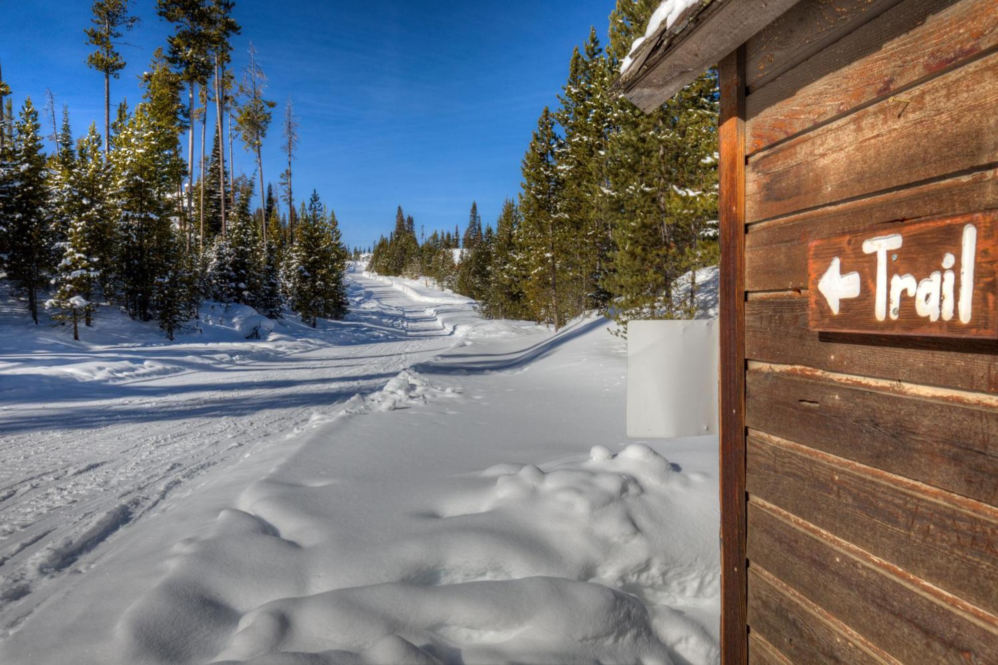 Mv Leaf Lodge Big Sky Exterior photo